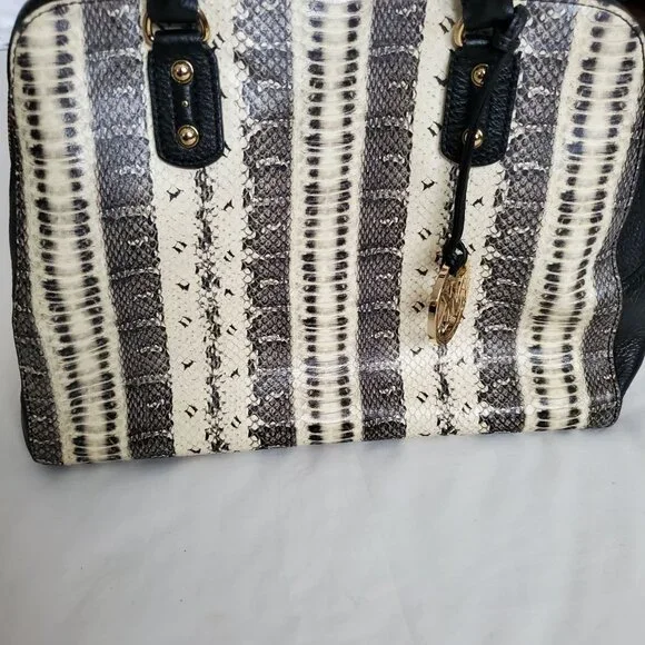 Michael Michael Kors SELMA Black/White Snake Print Leather Tote Bucket Handbag - Picture 13 of 15